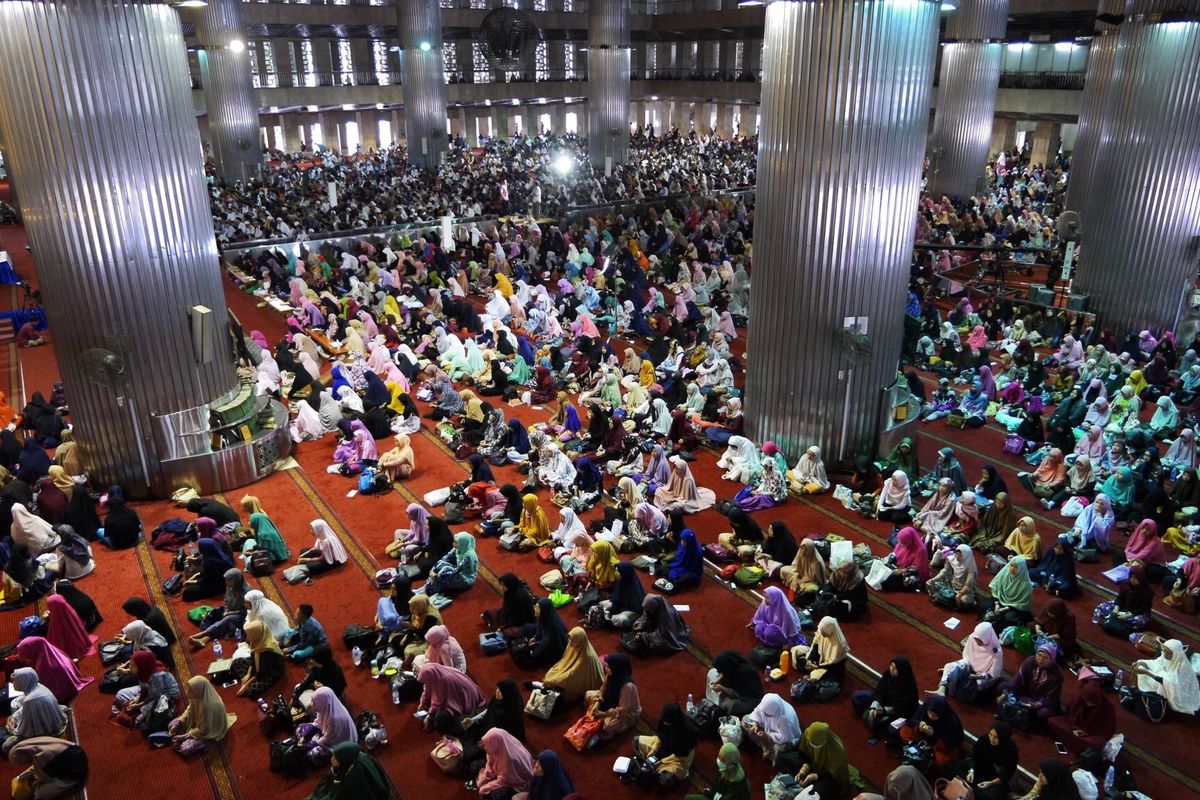 ジャカルタはGrabタクシー使えば快適です。
あまり長居しても観光としては...