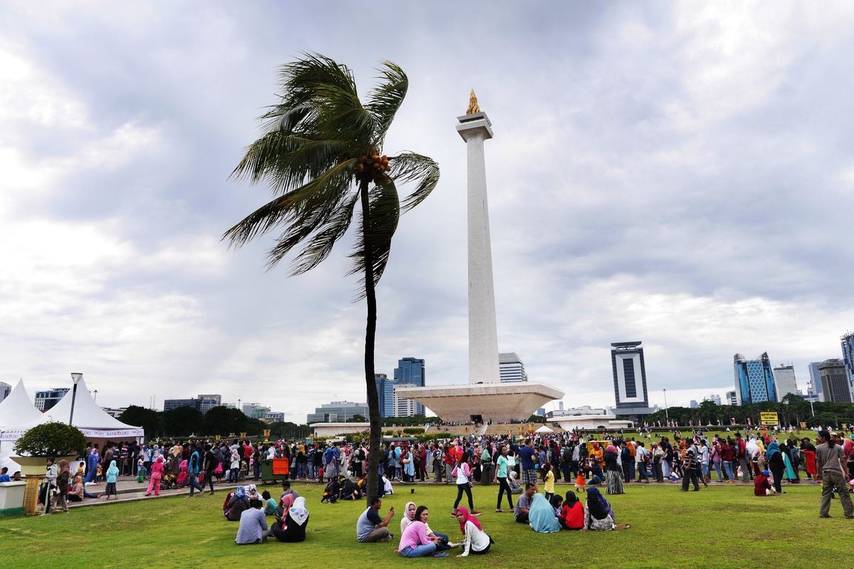 ジャカルタはGrabタクシー使えば快適です。
あまり長居しても観光としては...