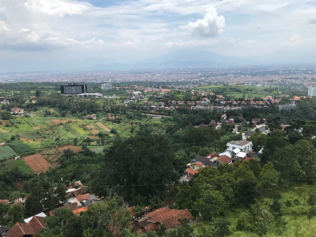 ジャカルタはGrabタクシー使えば快適です。
あまり長居しても観光としては...