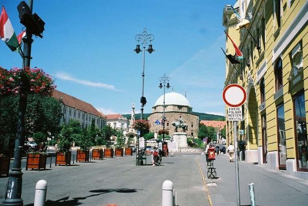 ハンガリー・ペーチ「2006年 ハンガリーの古都ペーチへクロアチアから日帰り旅行」の写真：ガージー・カーシム・パシャ・モスクとその...