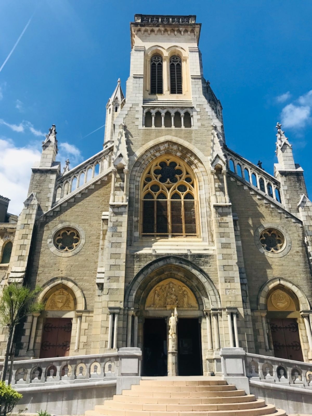 ビアリッツ☆海に面した素敵な教会