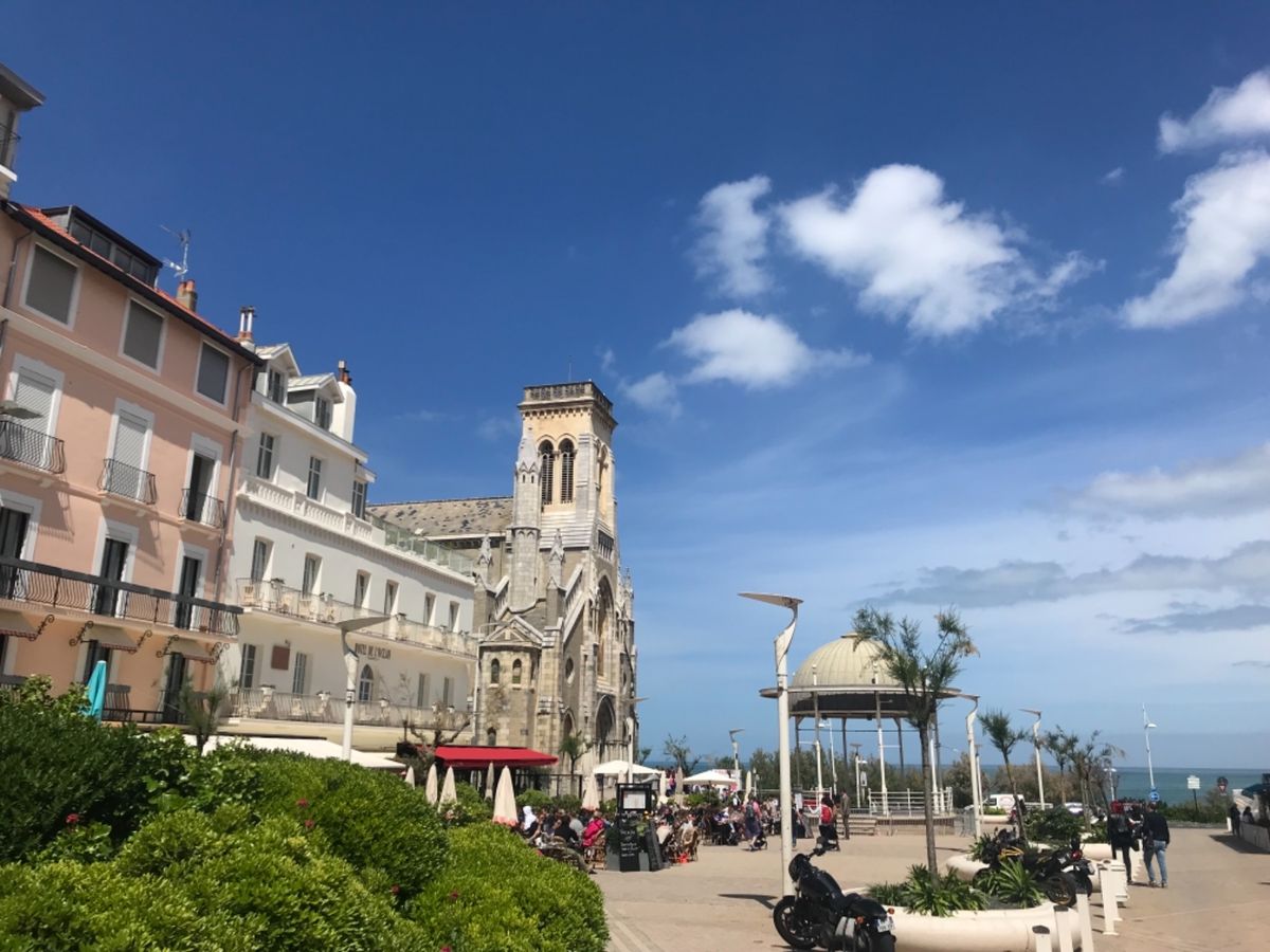 ビアリッツ☆海に面した素敵な教会