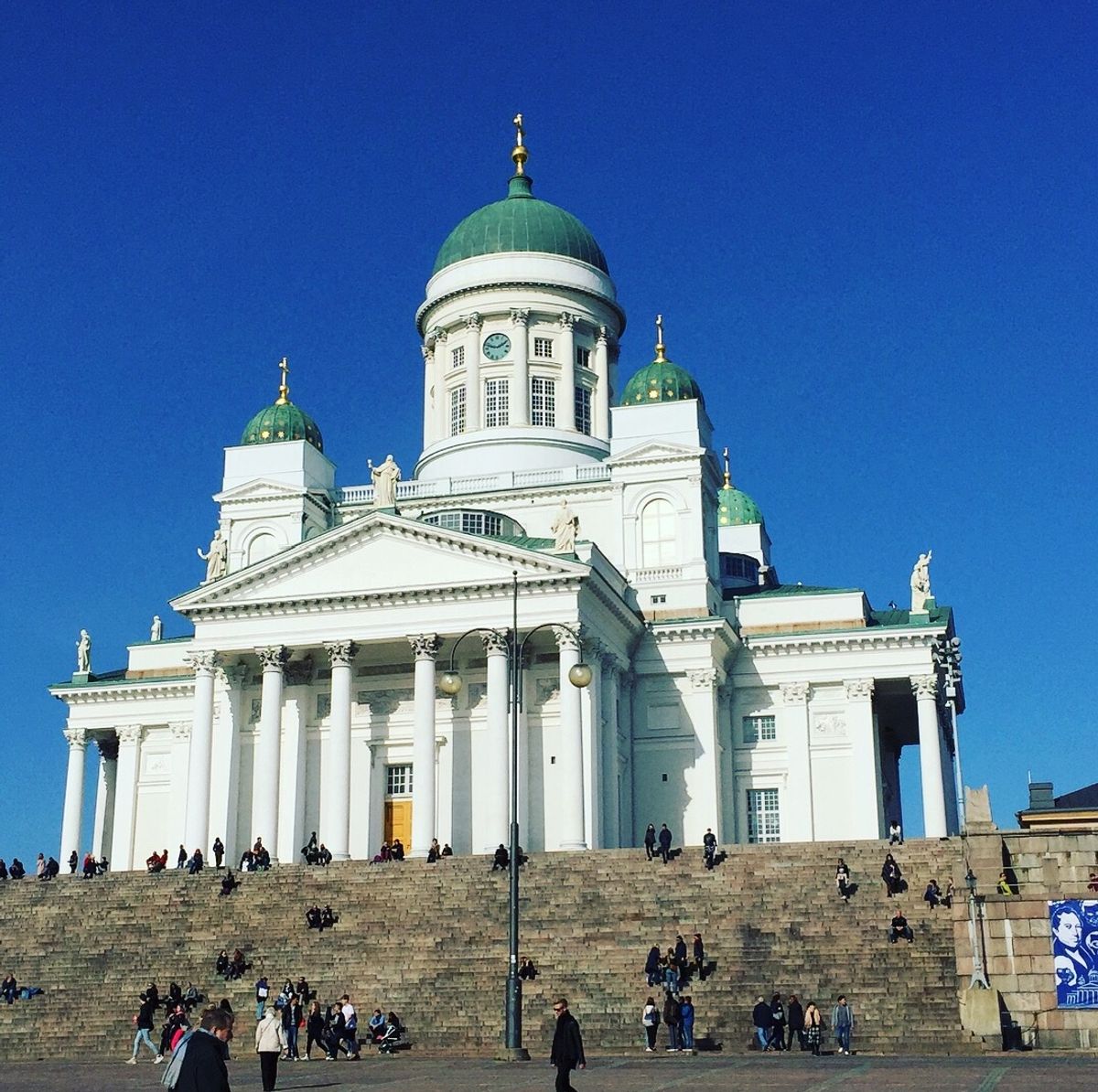 マリメッコの本社とヘルシンキの中心部を歩く。デザインは北欧の中でもフィンラ...