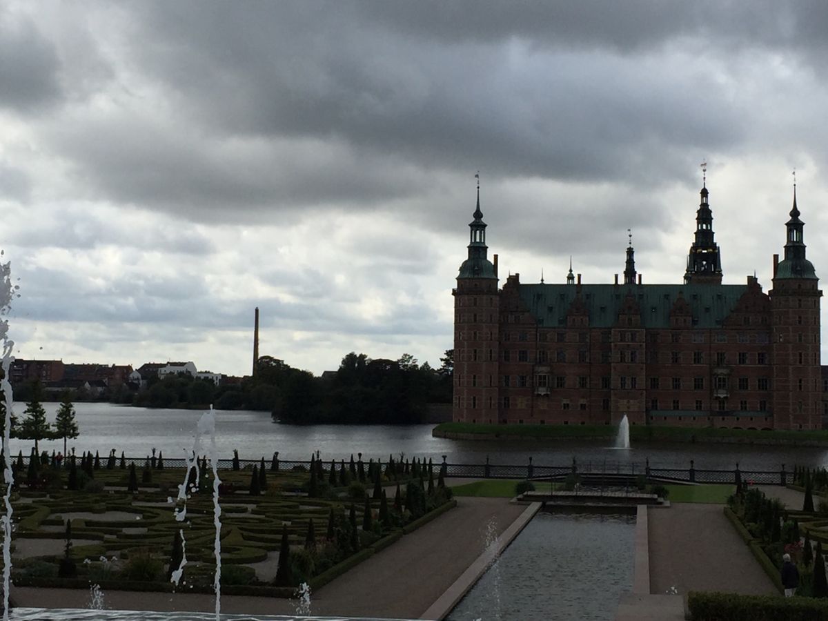 フレデリクスボー城。ちょっと天気が悪くて残念。