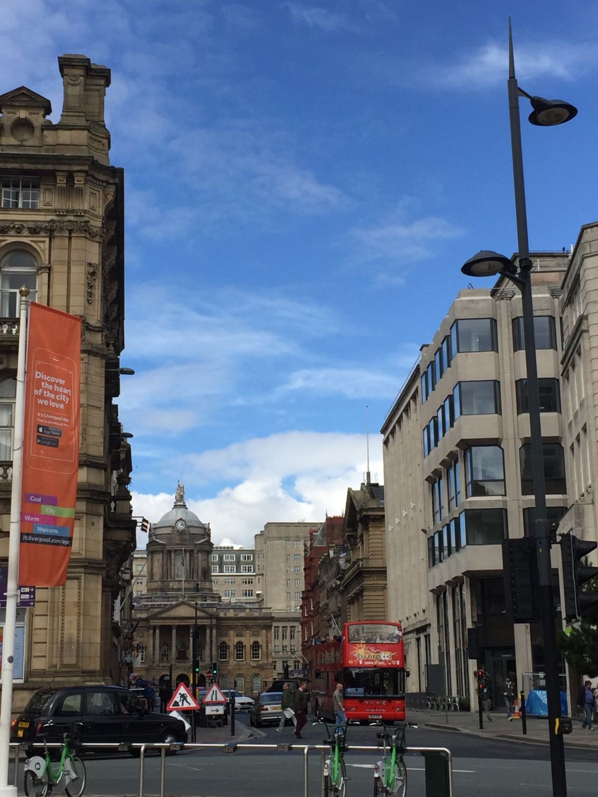 リヴァプール。言わずと知れたビートルズの街。すごく都会だった。