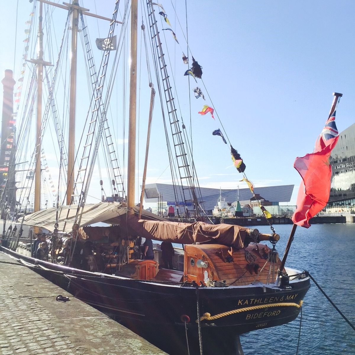 リヴァプール。言わずと知れたビートルズの街。すごく都会だった。