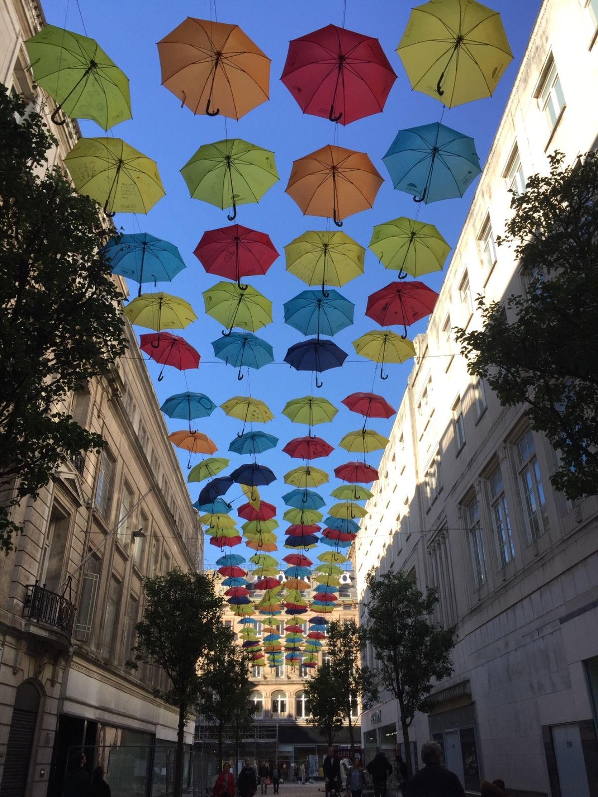 リヴァプール。言わずと知れたビートルズの街。すごく都会だった。