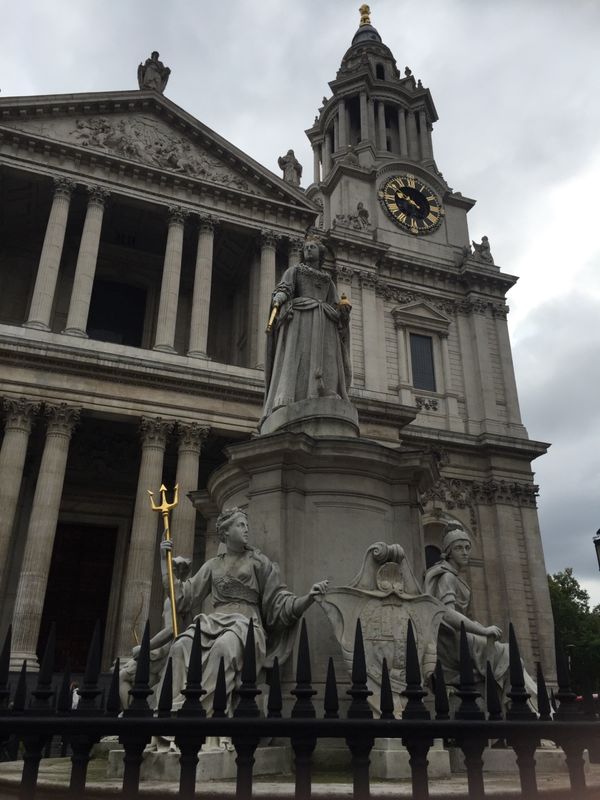 イギリス(英国)・ロンドン「イギリス」の写真：セントポール大聖堂、9と3/4番線、シャ...