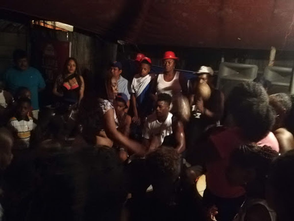 船でしかいけない陸の孤島であるとともに、インディヘナが大多数なグアテマラに...