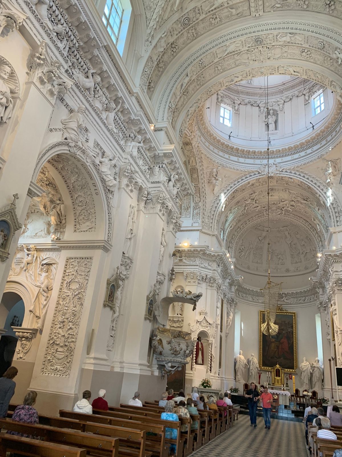 ポーランドから陸続きでバルト三国1番南のリトアニア共和国🇱🇹へ
湖とのコン...