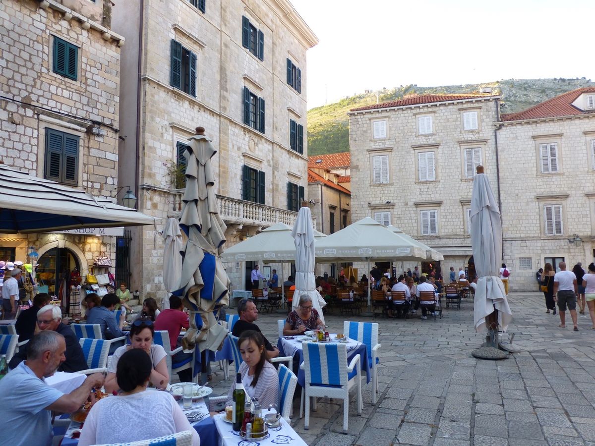 ・ドゥブロブニク
・ザグレブからバスで12時間程度、スプリットからだとバス...