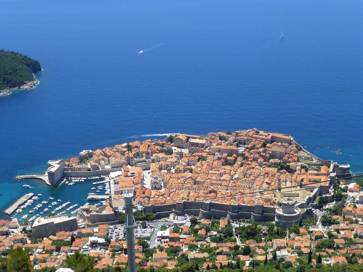 ・ドゥブロブニク
・ザグレブからバスで12時間程度、スプリットからだとバス...