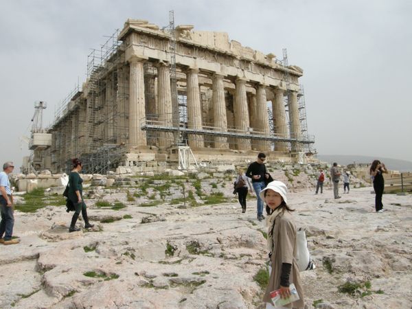 ギリシャ・アテネ「White wall in Santorini 」の写真：アテネ
