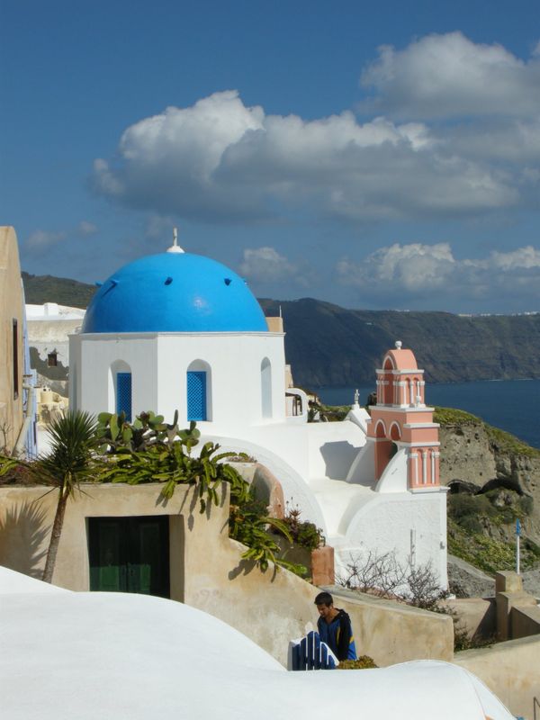 ギリシャ・アテネ「White wall in Santorini 」の写真