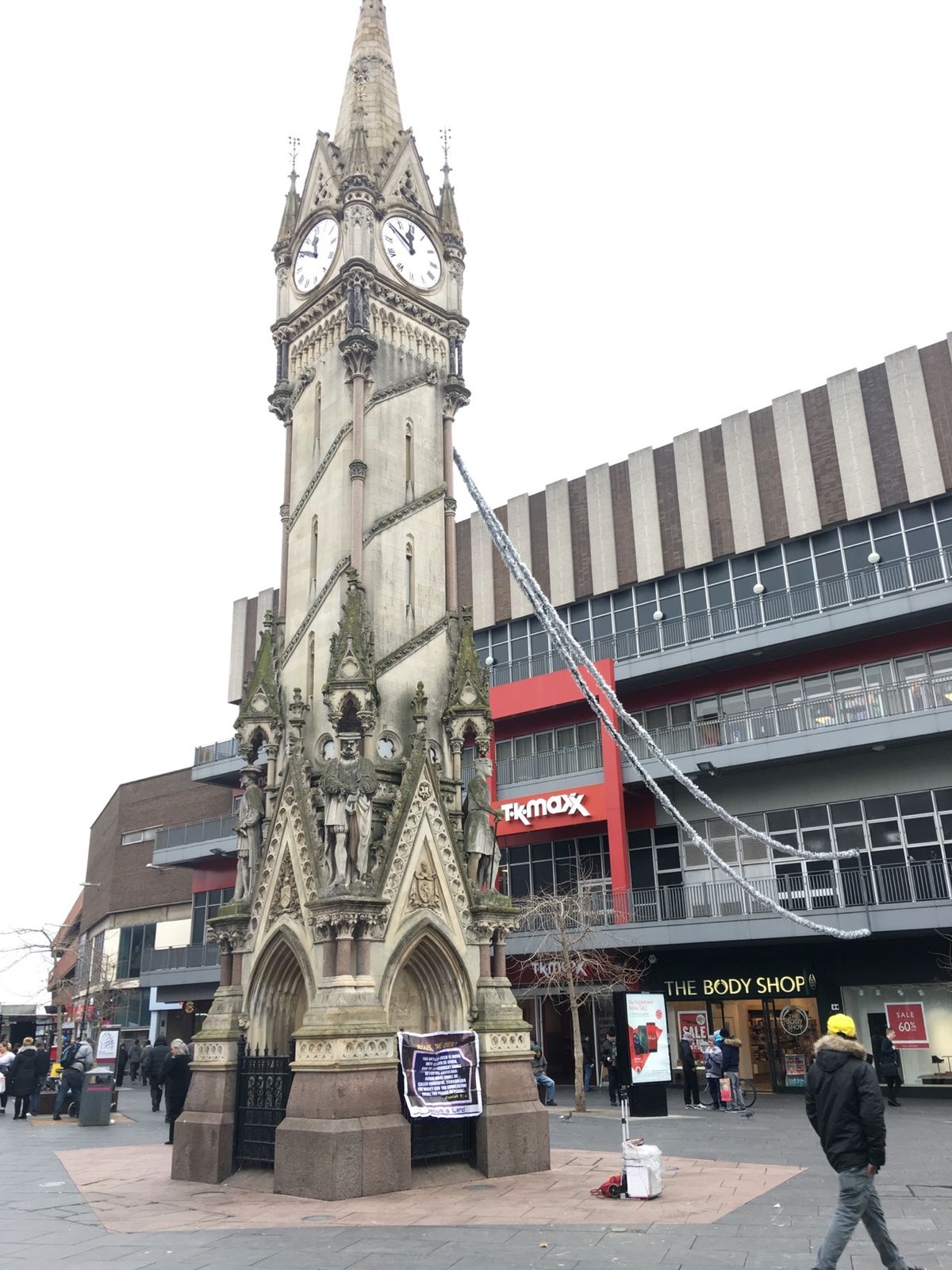 ・レスター
・セントパンクラス駅から電車で1時間程度。ナショナルレイルの窓...