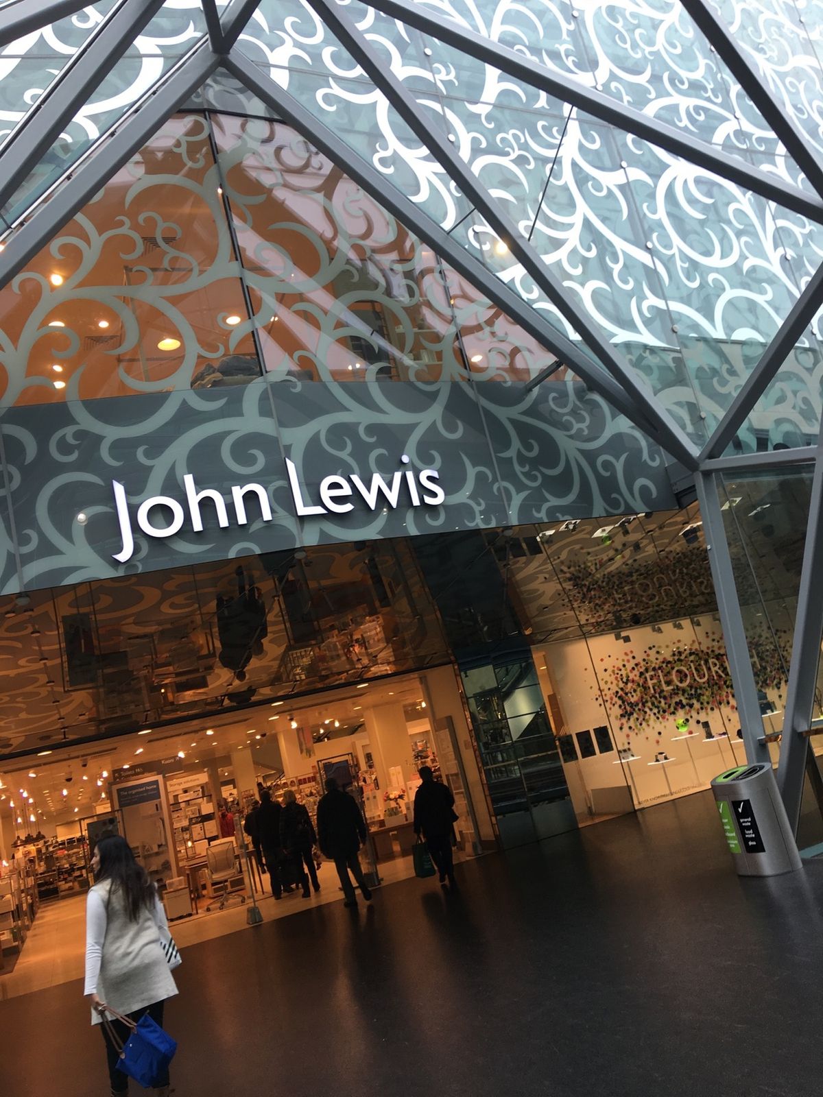 ・レスター
・セントパンクラス駅から電車で1時間程度。ナショナルレイルの窓...