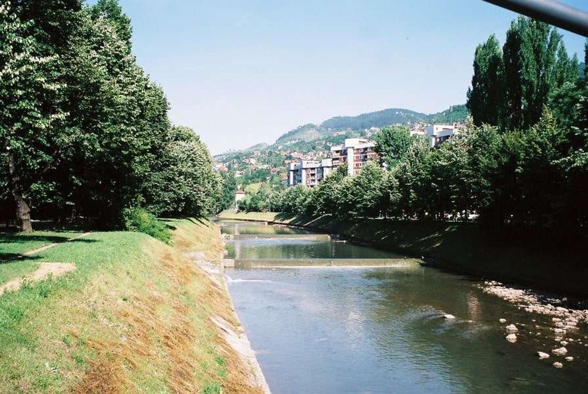 市内を流れるミリャツカ川