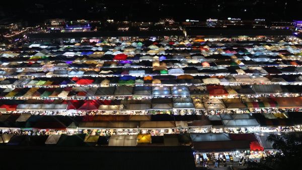 タイ・バンコク「タイ旅行(1回目)」の写真：タラートロットファイラチャダー