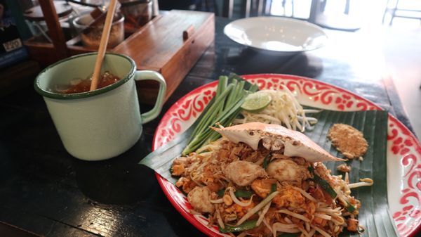 タイ・バンコク「タイ旅行(1回目)」の写真：パッタイ、パッタイ、バミー、トムヤムヌードル