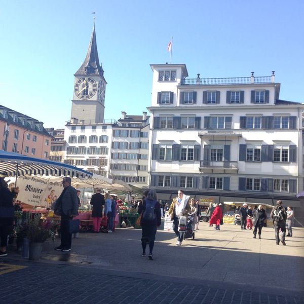 スイス・チューリッヒ「チューリッヒ 1日旅」の写真：2枚目の噴水は魚から出る水は飲んじゃダメ...