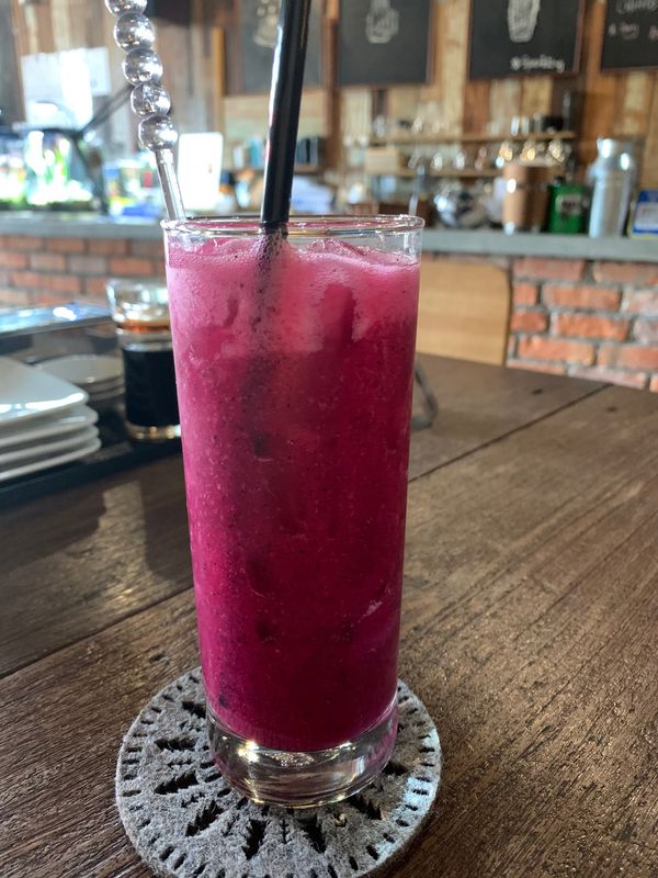 マレーシア・マレーシア・ペナン・ジョージタウン「マレーシア・水上集落とウォールアート」の写真：オシャレなGudang Cafeで休憩！...