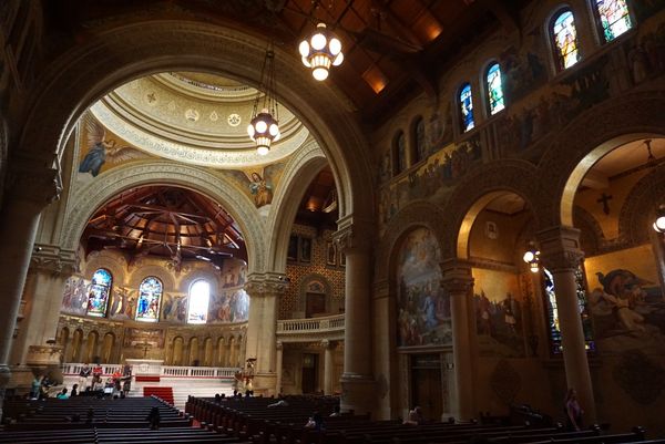 アメリカ(米国)・アメリカ・カリフォルニア・スタンフォード大学「アメリカ・スタンフォード大学」の写真：教会の中がステキすぎる〜♡