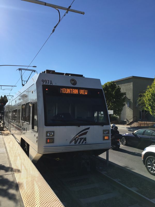 アメリカ(米国)・カリフォルニア・サンノゼダウンタウン「カリフォルニア・サンノゼダウンタウン」の写真：ライトレール！