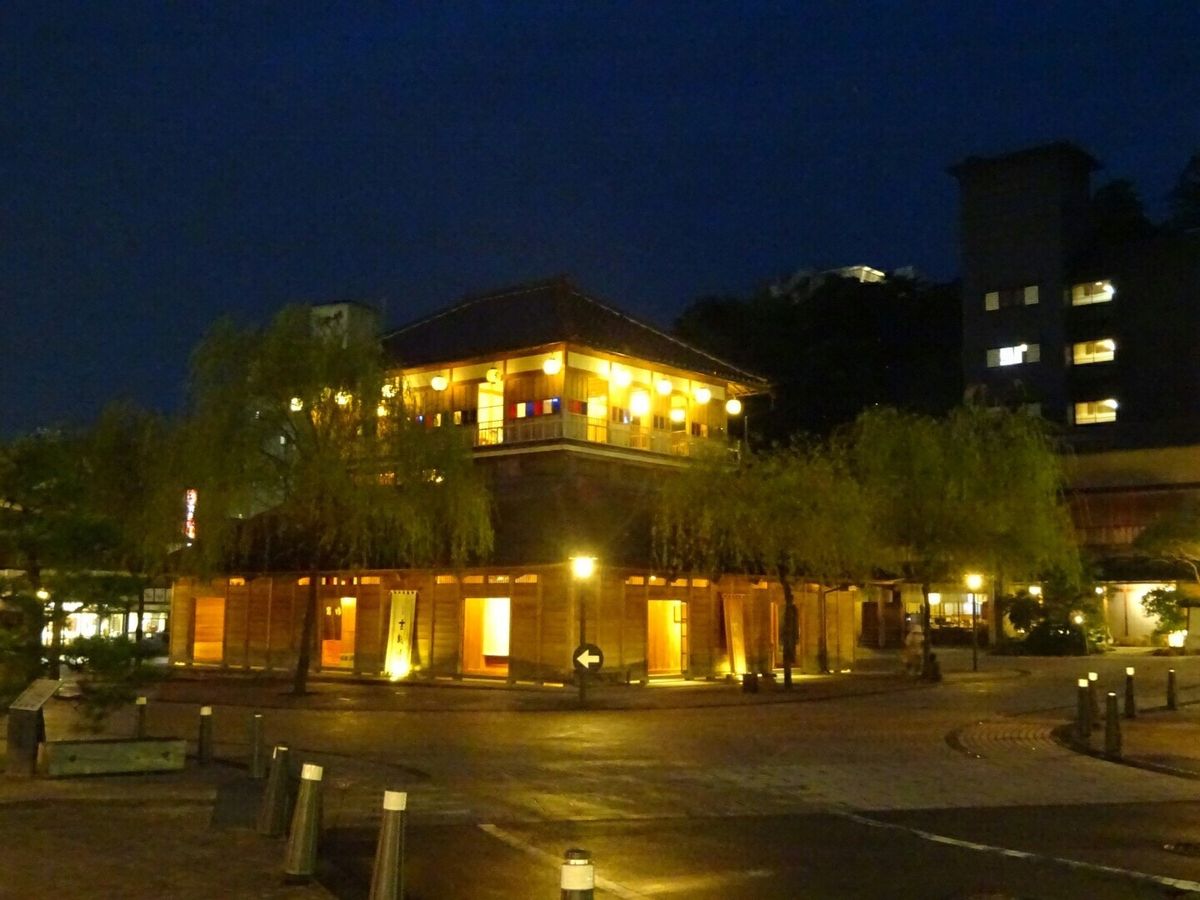 宿の随所に加賀水引を用いた装飾があった。ほんとにかわいい。

サービスのカ...