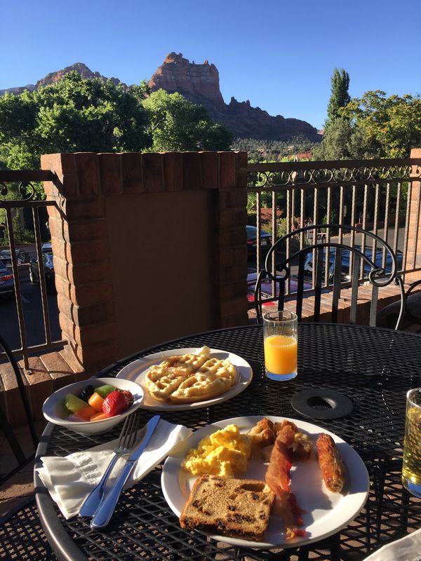 アメリカ(米国)・セドナ・4大ボルテックス・デビルズブリッジ「アリゾナ・セドナ」の写真：ホテルからの景色