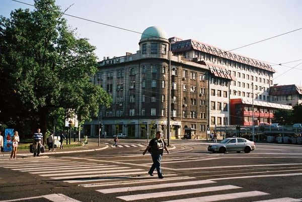 セルビア・ベオグラード「2006年 セルビア共和国 ユゴスラビア完全解体。ベオグラード」の写真:朝のベオグラード市内