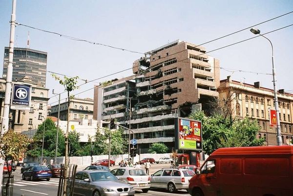 セルビア・ベオグラード「2006年 セルビア共和国 ユゴスラビア完全解体。ベオグラード」の写真:NATOに空爆された旧ユーゴスラビア連邦...