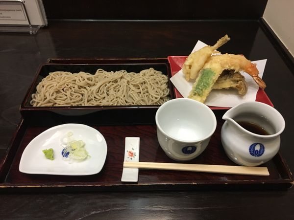 日本・長野県・善光寺・湯田中温泉よろづや・かまくらの里「湯田中温泉・かまくらの里」の写真：ランチの蕎麦とアップルパイ🍎