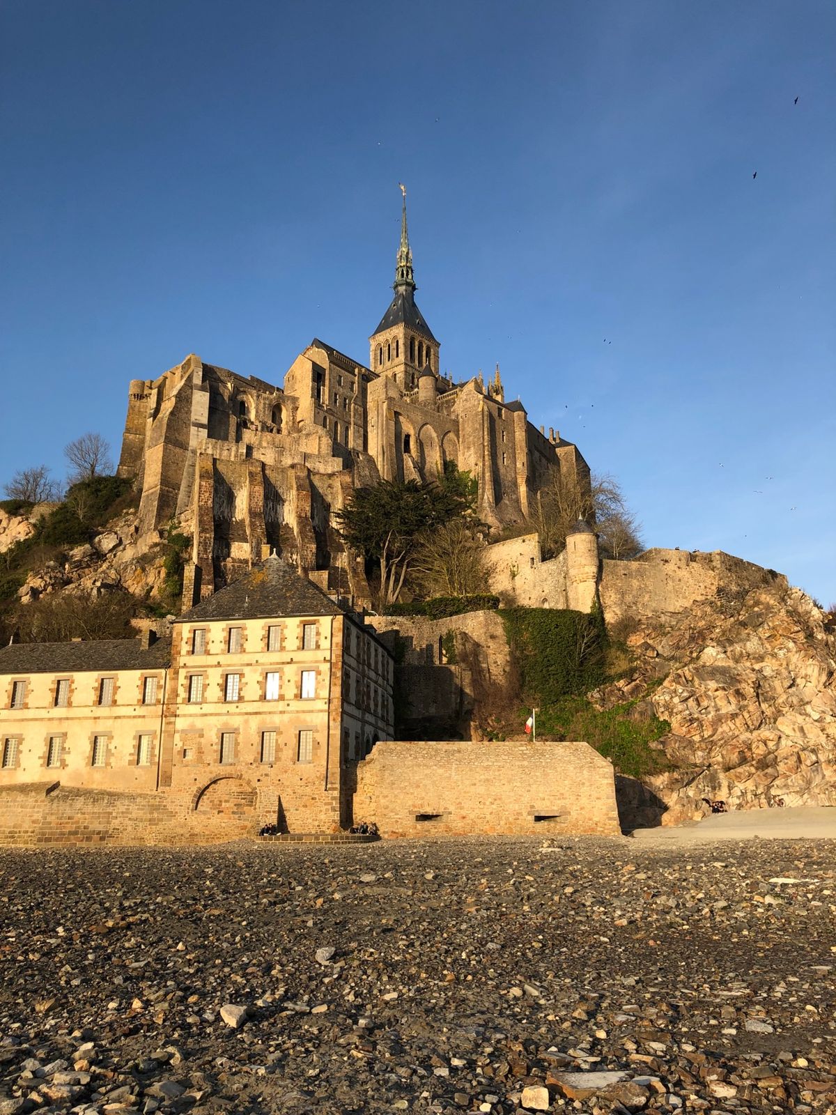 モンサンミッシェル
ただただかっこいい建築でした！！
夕日も美しかったです！！