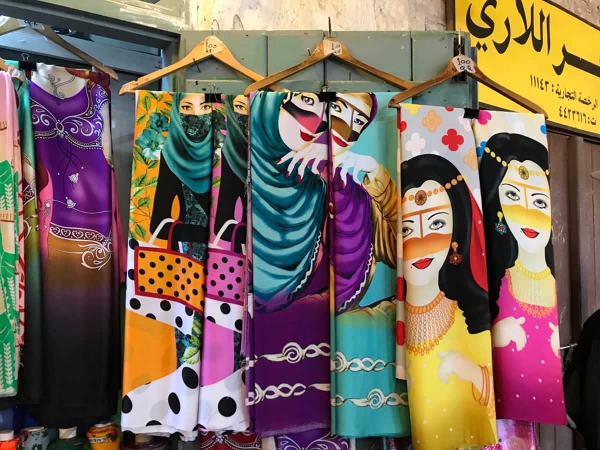 夜景を見たりスークへ行ったり。
短時間でしたがバスツアーで有意義な時間でした。