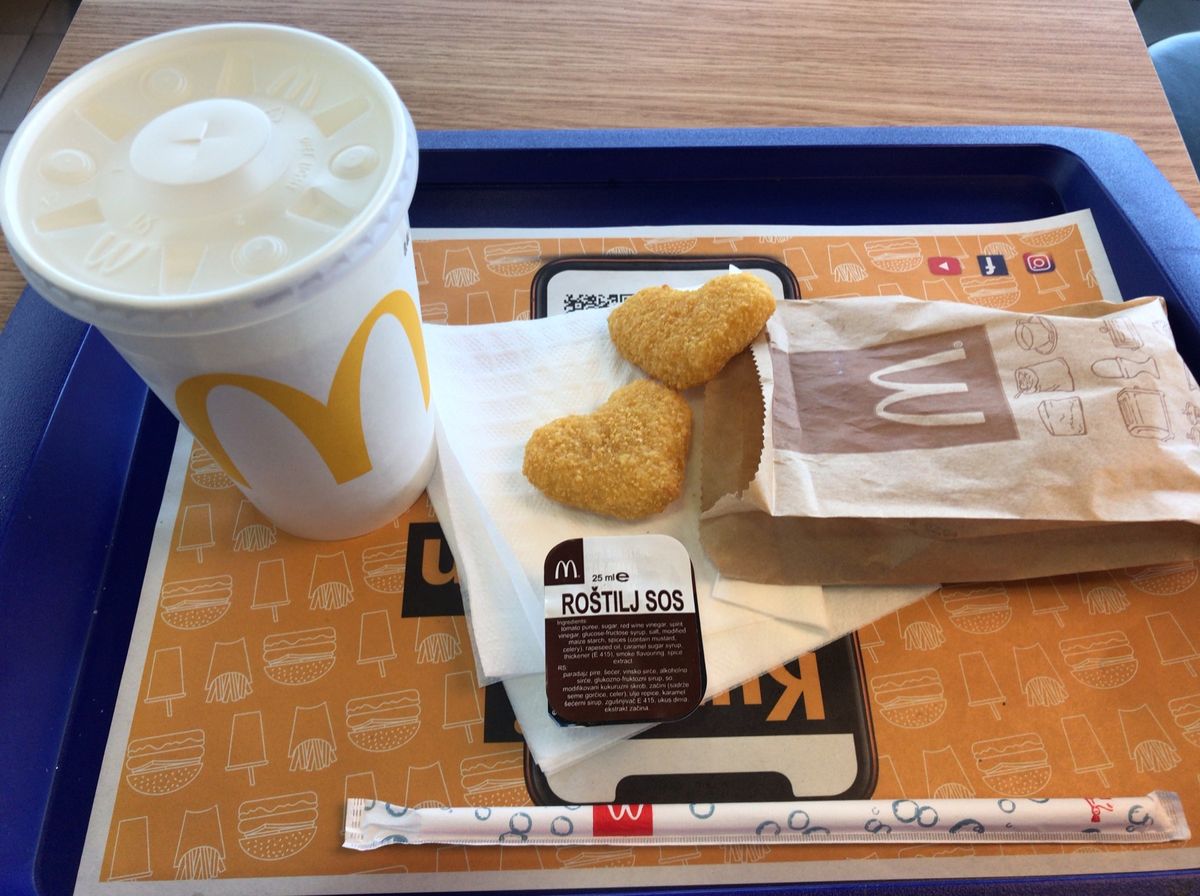 ベオグラードのマクドナルド。
ハート型したフライ。