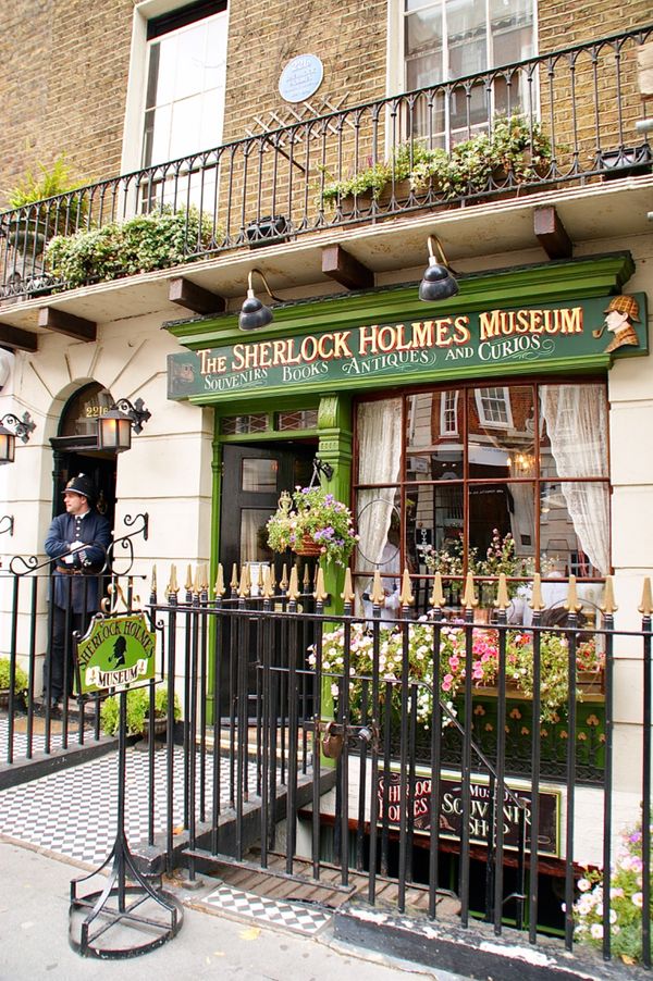 イギリス(英国)「ロンドンとパリの旅・ロンドン」の写真：シャーロックホームズ博物館
大好きなシャ...