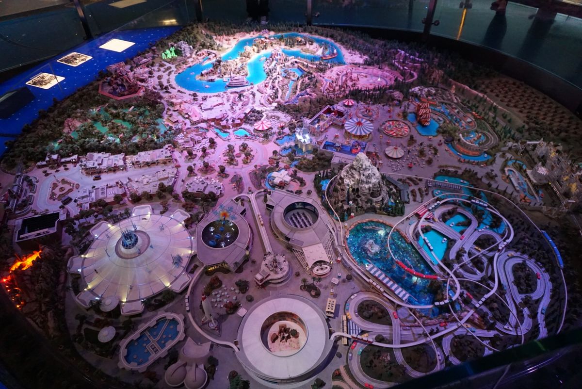 ウォルトディズニーが頭の中で思い描いていたディズニーランドの模型！