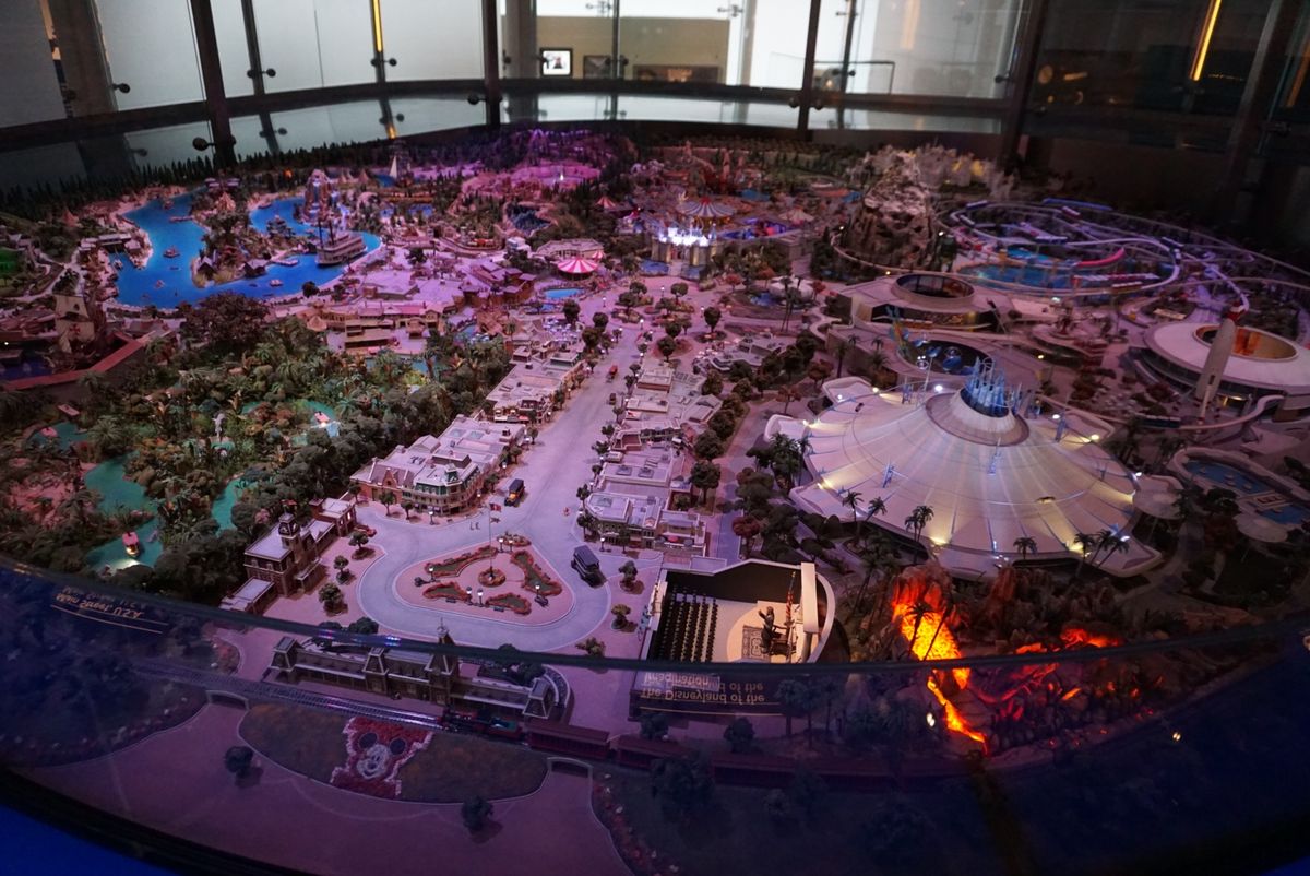 ウォルトディズニーが頭の中で思い描いていたディズニーランドの模型！