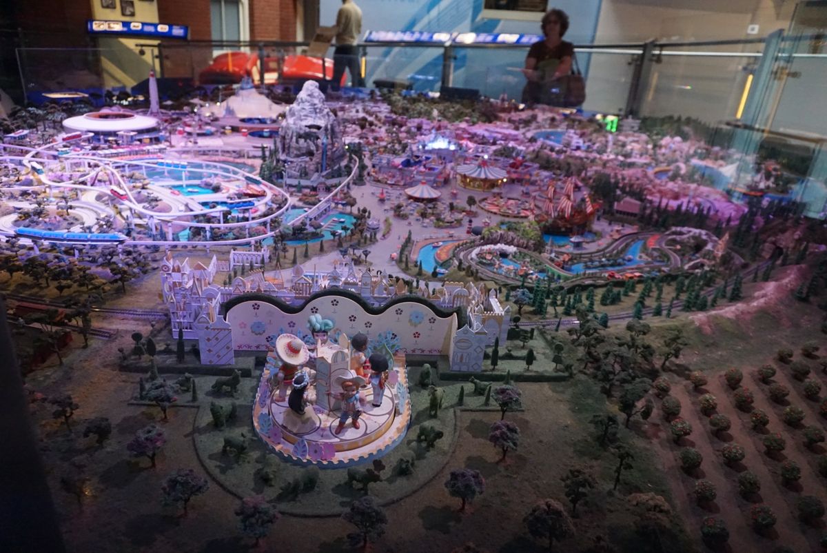 ウォルトディズニーが頭の中で思い描いていたディズニーランドの模型！