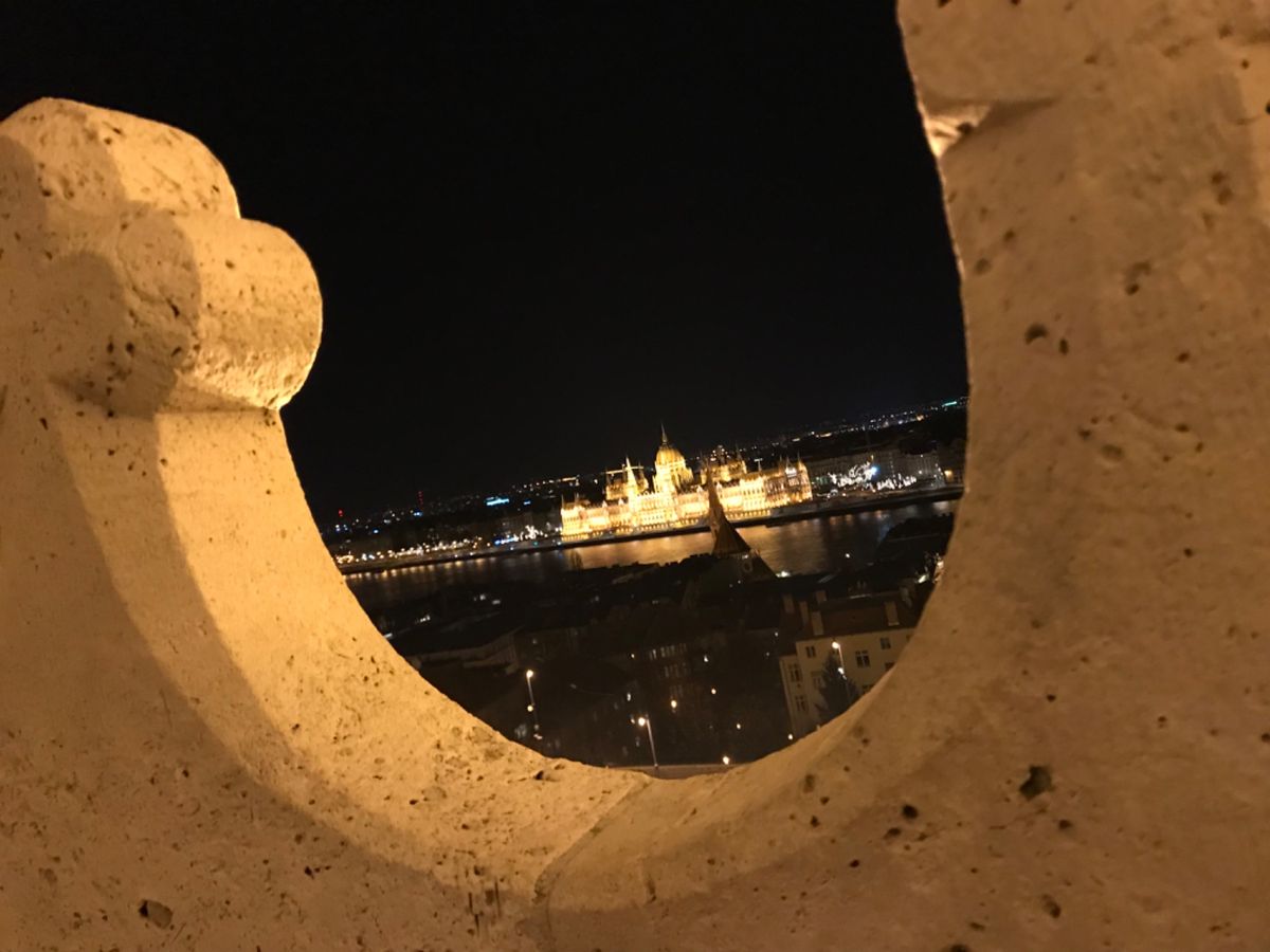 対岸から見る国会議事堂の夜景、感動的😊
でもめちゃ寒かった！