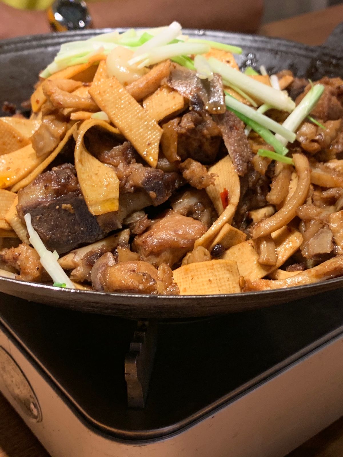 武陵源名物の三下鍋。
英語だと"3 the pot"って書いてあったけど意...