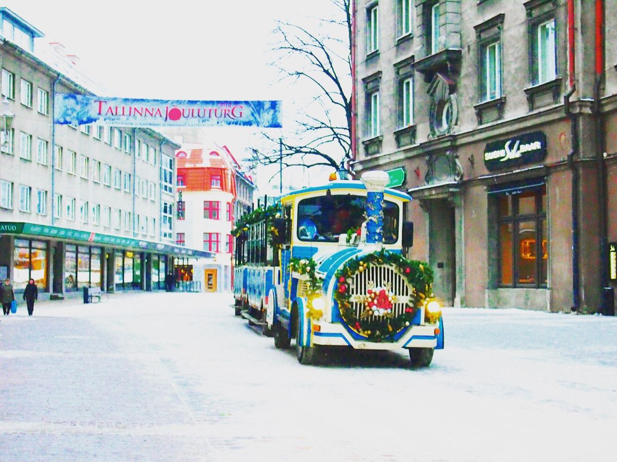 ヘルシンキから船で行けるエストニアのタリン。
冬はすごく寒かったけど、素晴...