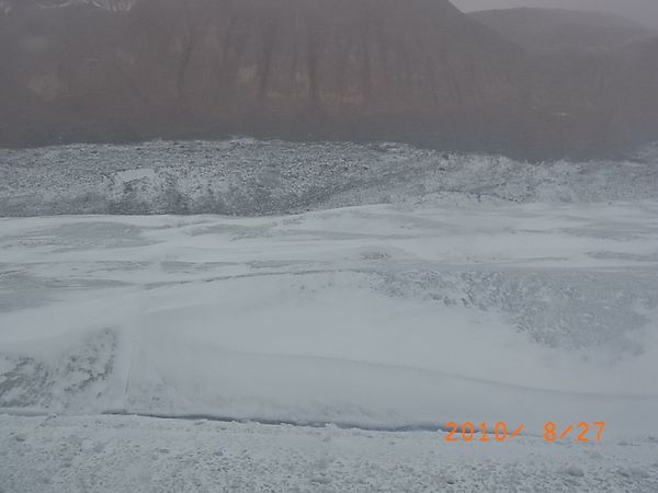 カナダ・バンフ「カナダ カナディアンロッキーの旅2010」の写真：コロンビアアイスフィールド