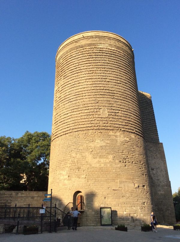 アゼルバイジャン・バクー「バクー散策」の写真：旧市街地にある乙女の塔。
アゼルバイジ...