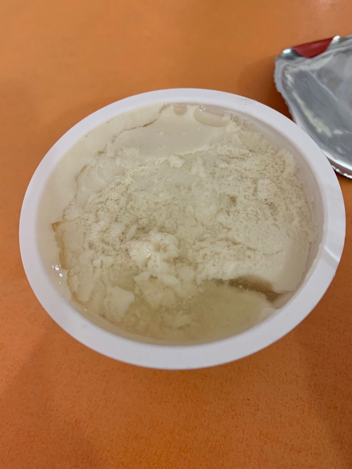 昼食の坦々麺と豆花。
美味い。
豆花は小豆入っていて最高だったので、ゲスト...