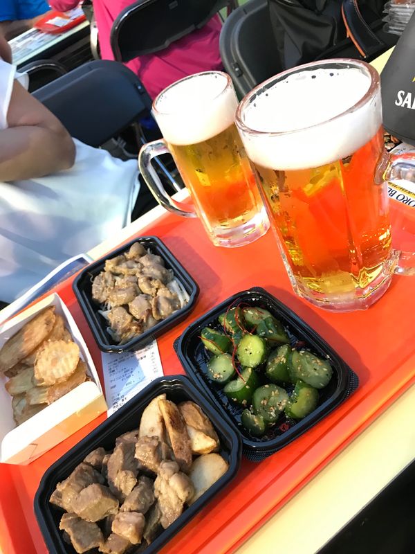 日本・北海道「北海道 出張グルメ」の写真：ザンギにありんこのおにぎり