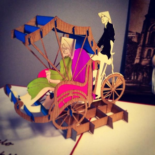 ベトナム・ホーチミン「Eating in Hồ Chí Minh」の写真：ベトナムの人は手先が器用。
立体カードは...