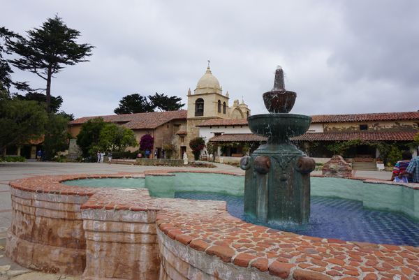 アメリカ(米国)・カリフォルニア・モントレー・カーメルバイザシー「モントレー・カーメルバイザシー」の写真:カーメルミッション