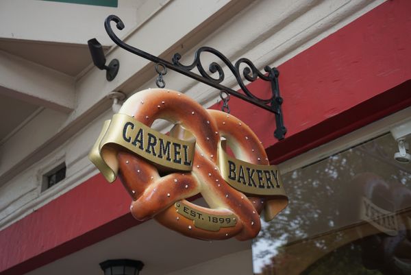 アメリカ(米国)・カリフォルニア・モントレー・カーメルバイザシー「モントレー・カーメルバイザシー」の写真:お店の看板も可愛い♡inカーメル