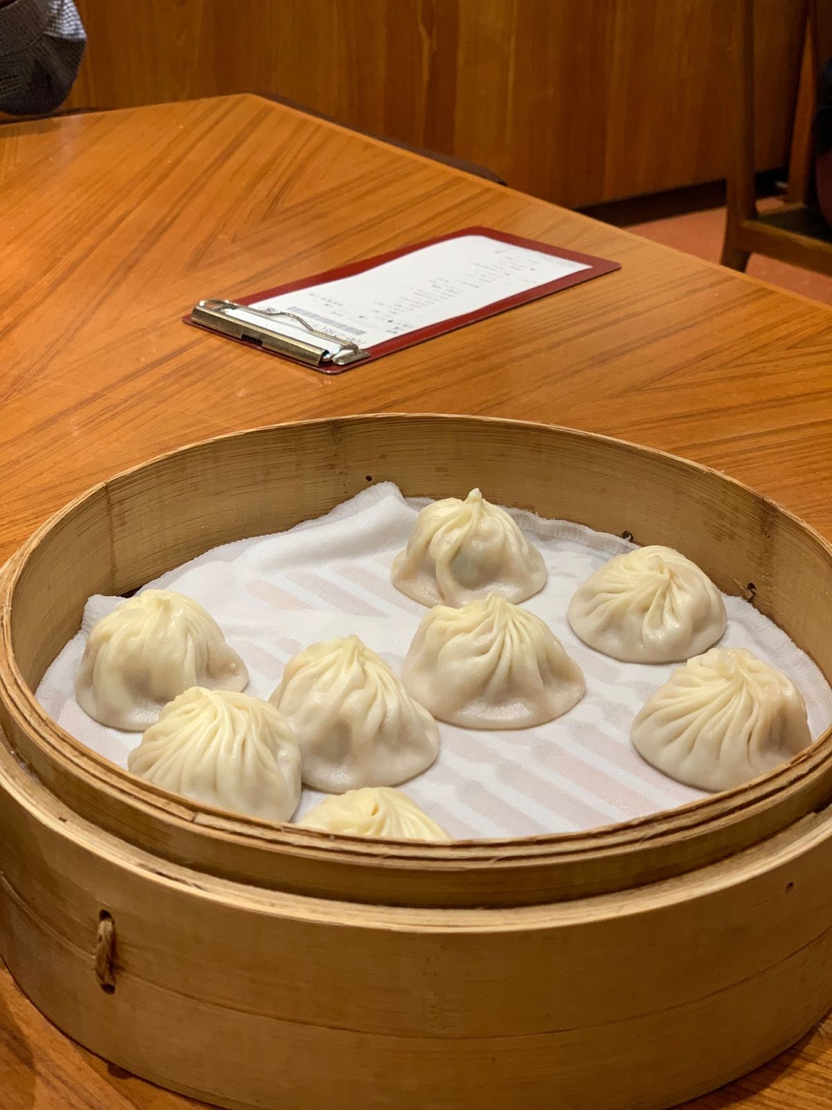 開店と同時に行ったが既に長蛇の列💦
事前予約していったが優先案内なので15...